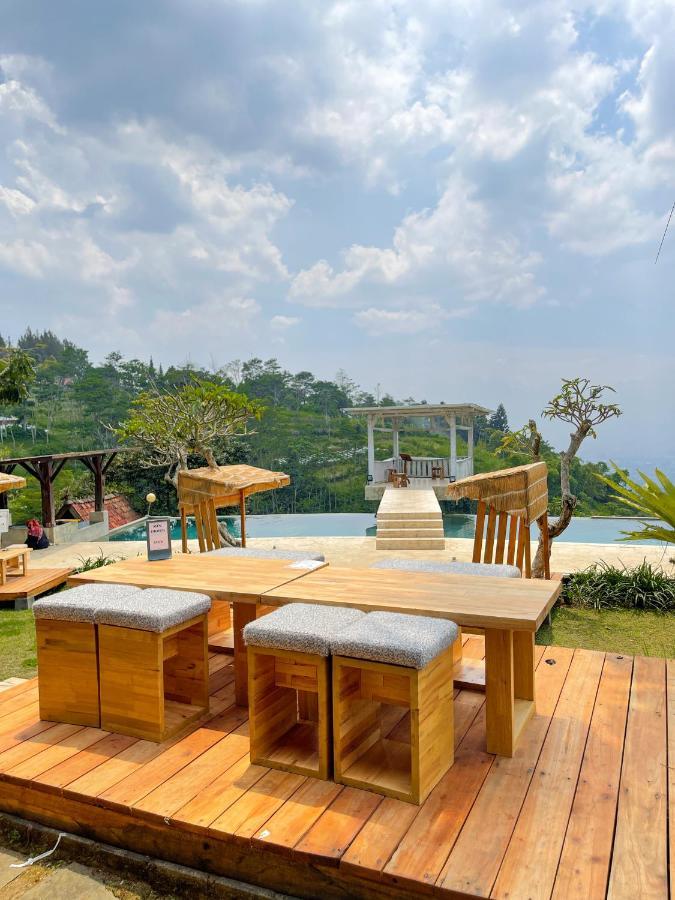 Mendulang Lembang Resort&Resto Bagian luar foto