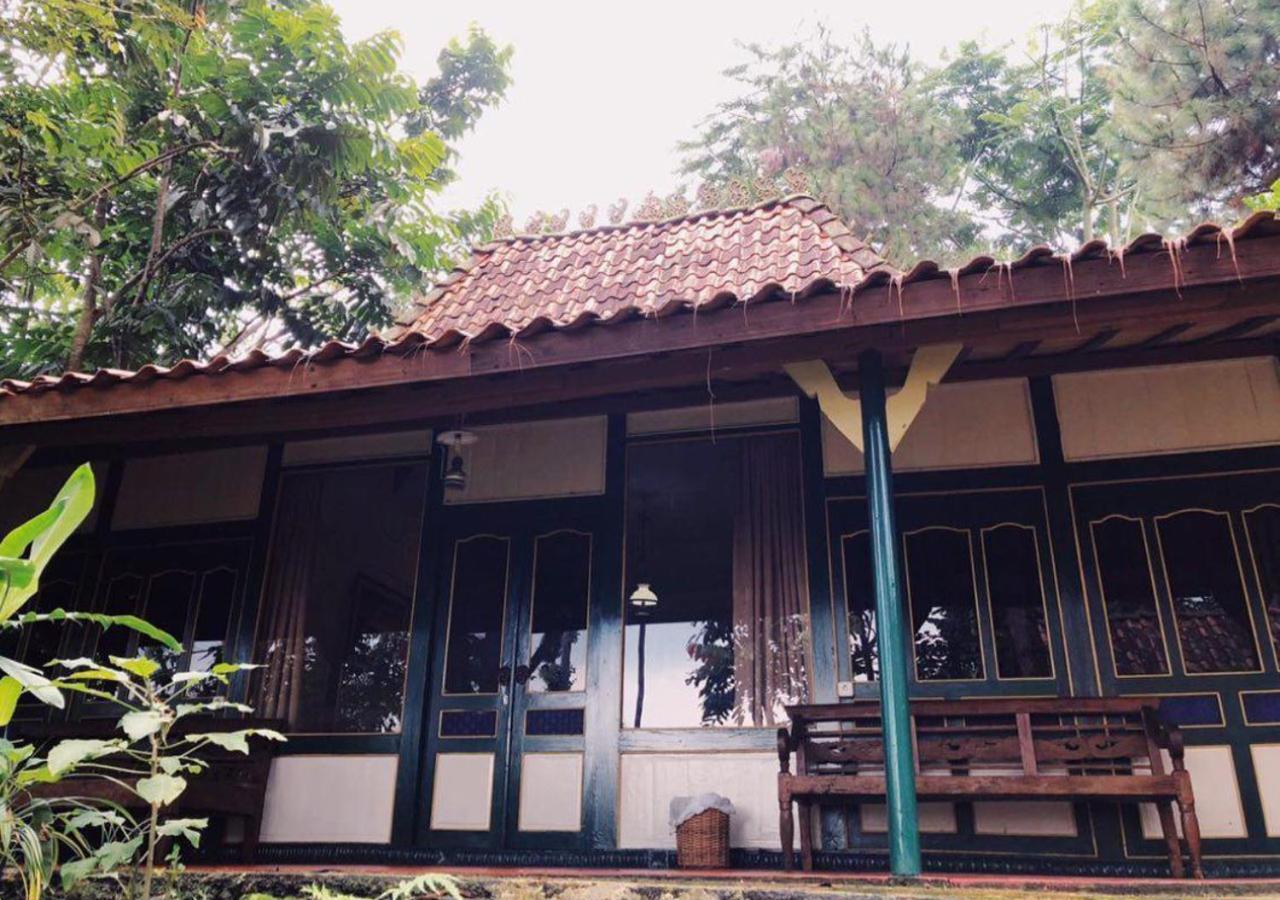 Mendulang Lembang Resort&Resto Bagian luar foto