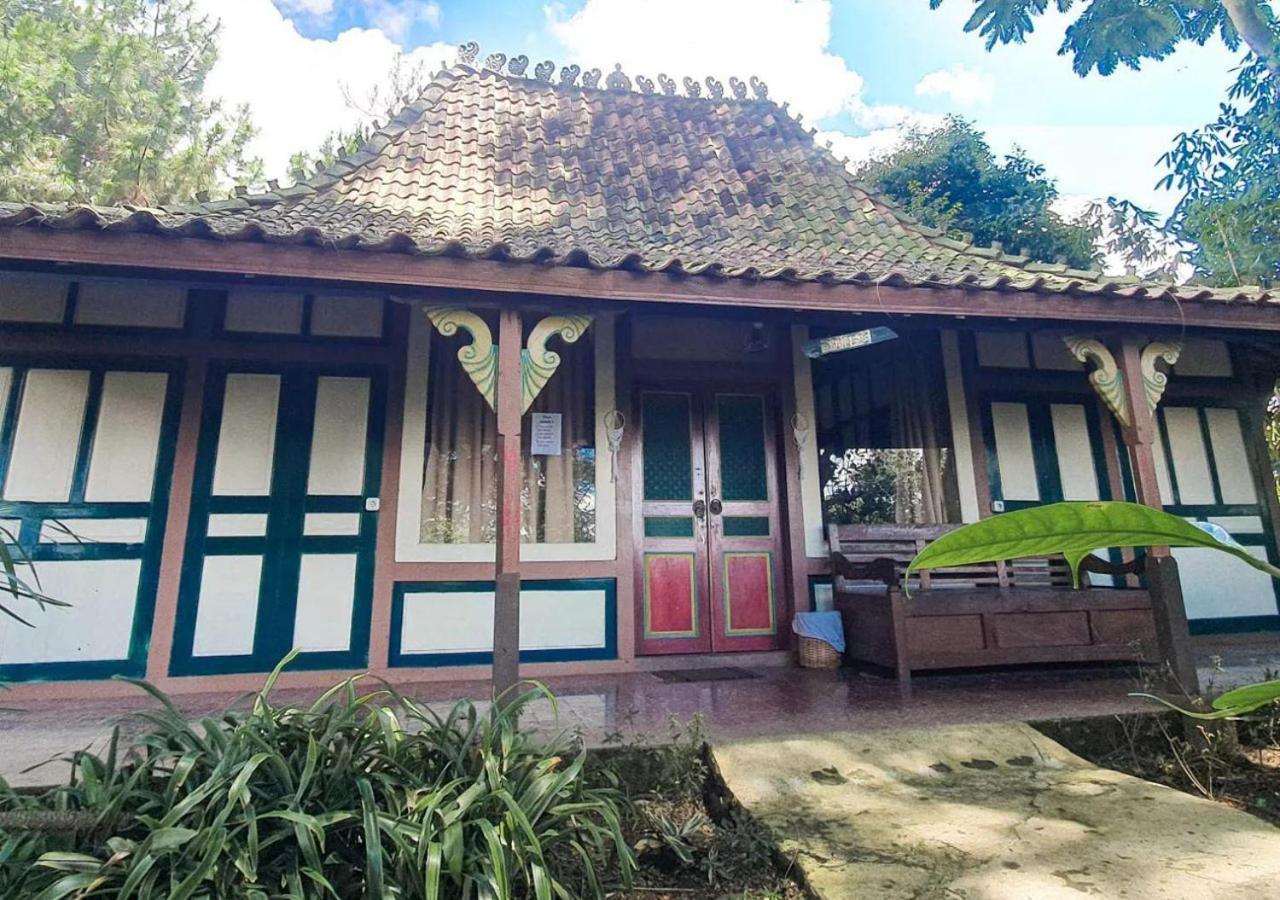 Mendulang Lembang Resort&Resto Bagian luar foto